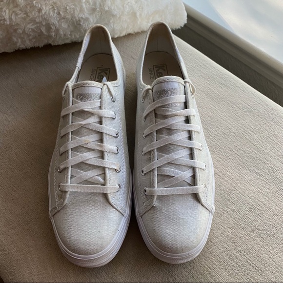 Woman’s KEDS Triple Kick Met Silver Sneakers Size 7 Only Worn Once! - Picture 2 of 12